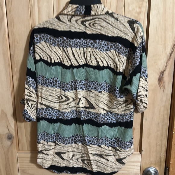 Vintage South Coast Green and Black Animal Print Button-Up Shirt - Picture 2 of 4